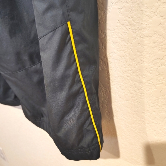 Danskin Now Windbreaker Capris with Yellow Trim - Picture 4 of 6